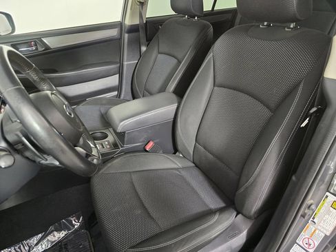 Used 2018 Subaru Outback 2.5i Premium AWD/4WD image 17