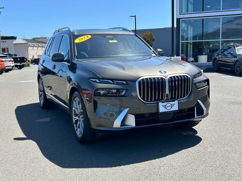Used 2023 BMW X7 xDrive40i AWD/4WD image 7
