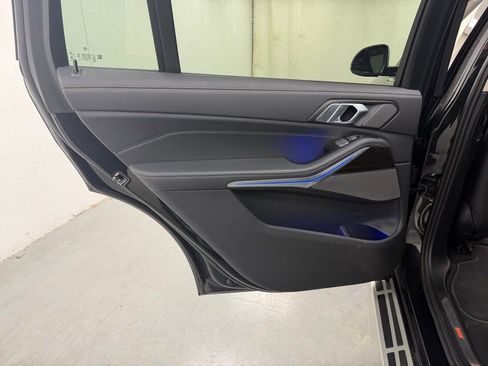 Used 2024 BMW X7 xDrive40i image 19