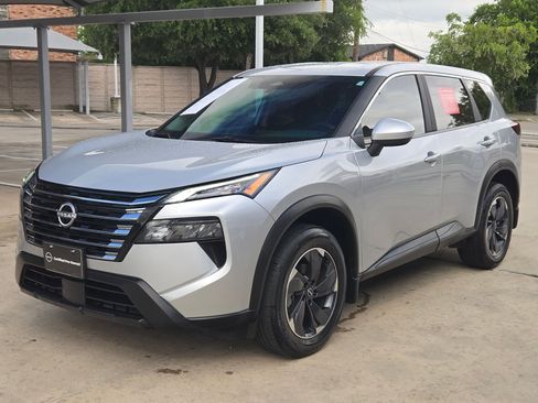 Certified 2025 Nissan Rogue SV FWD image 7