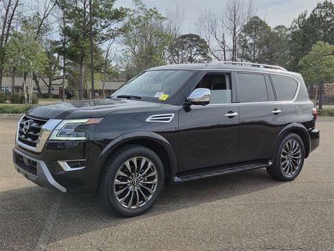 Used 2023 Nissan Armada Platinum w/ Captain's Chairs Package image 7