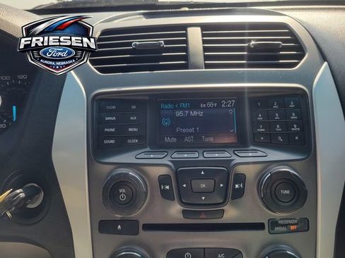 Used 2013 Ford Explorer XLT image 18