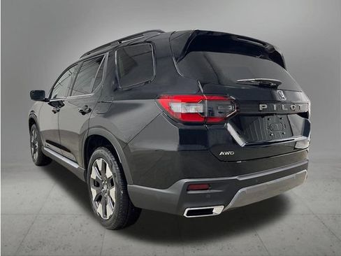 New 2026 Honda Pilot Touring image 3
