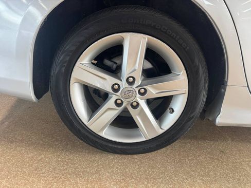 Used 2012 Toyota Camry SE FWD image 29
