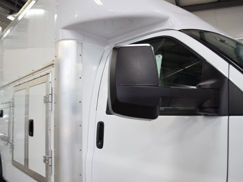 New 2025 Chevrolet Express 4500 w/ Power Convenience Package image 9