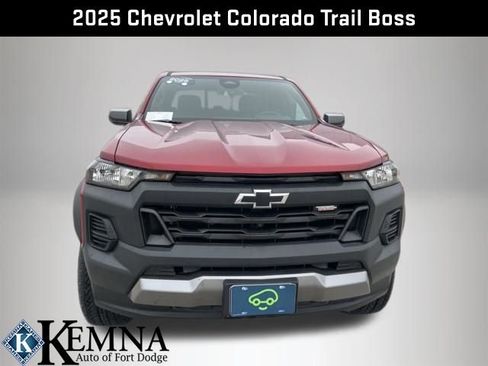 Used 2025 Chevrolet Colorado Trail Boss image 10