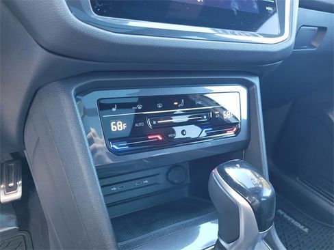 Used 2023 Volkswagen Tiguan SE R-Line image 27