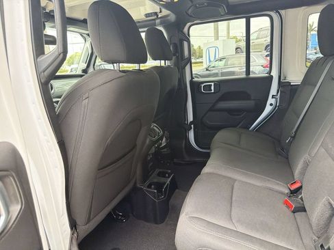 Used 2020 Jeep Wrangler Unlimited Sahara w/ Safety Group AWD/4WD image 27
