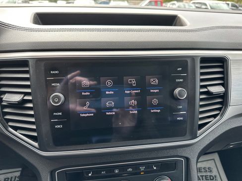 Used 2018 Volkswagen Atlas SE AWD/4WD image 30