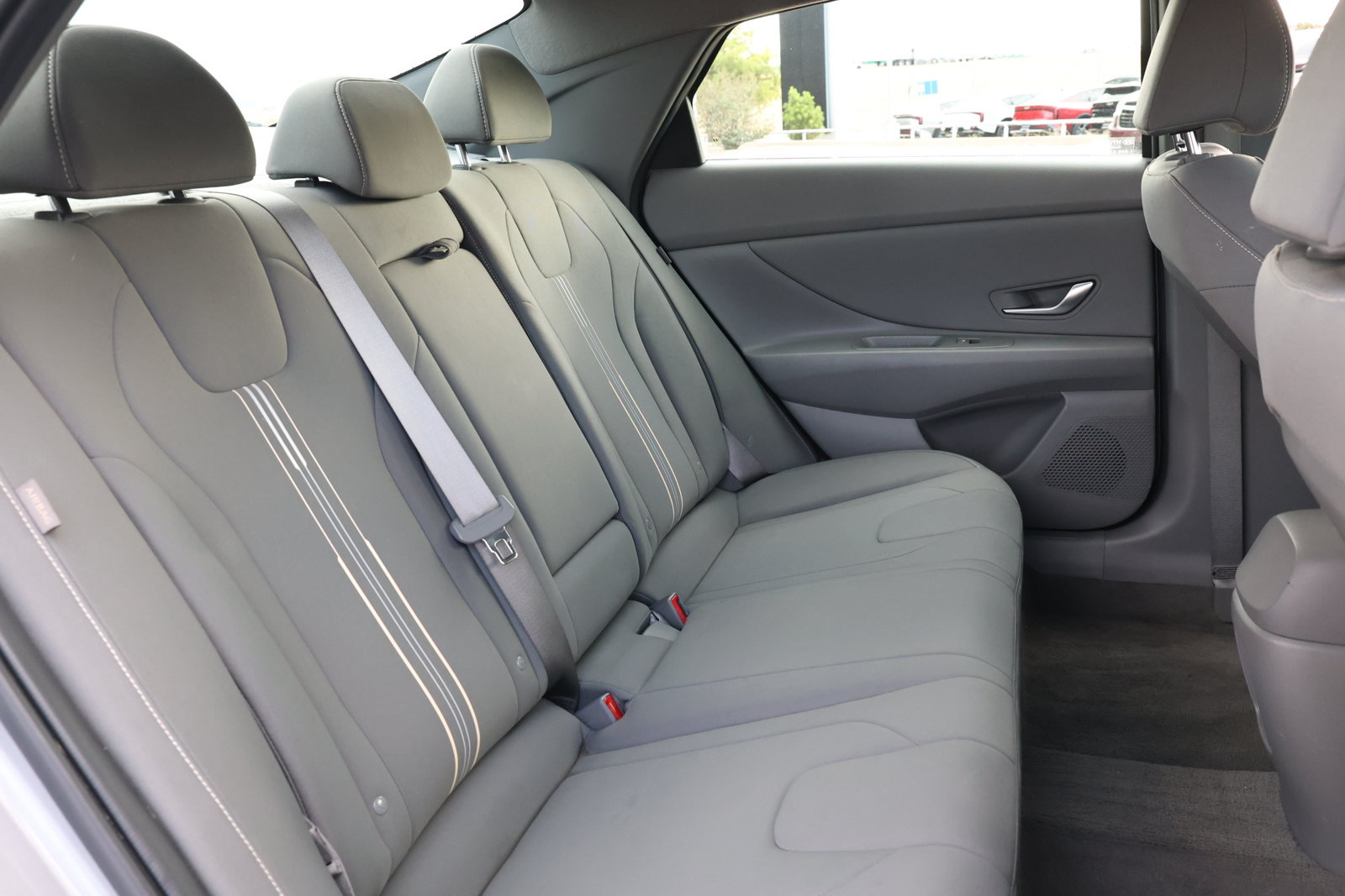 Used 2025 Hyundai Elantra SEL FWD image 34