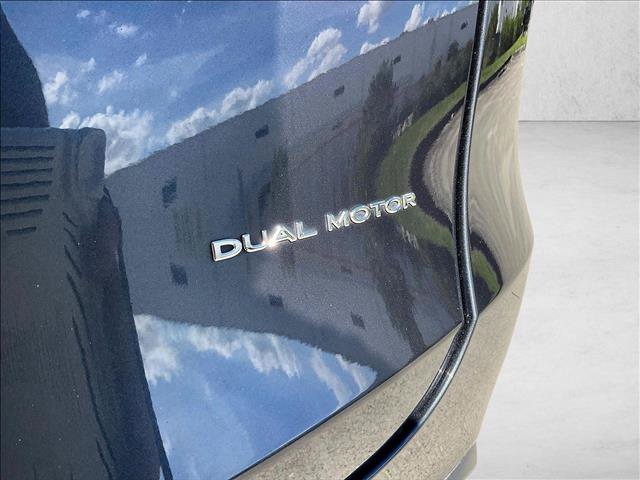 Used 2024 Tesla Model Y Long Range AWD/4WD image 29