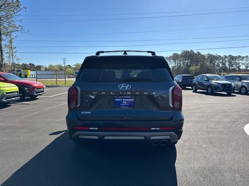 Used 2024 Hyundai Palisade SEL FWD image 4