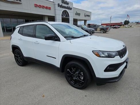New 2026 Jeep Compass Latitude AWD/4WD image 40
