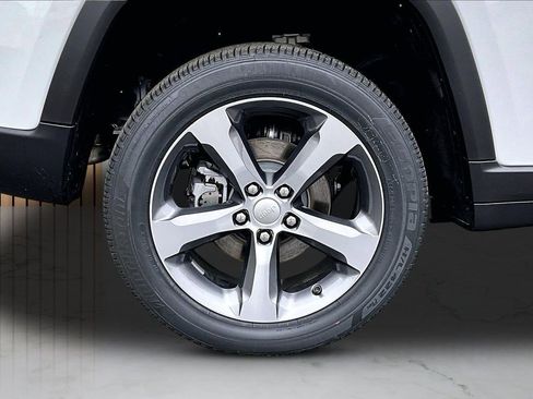 New 2026 Jeep Grand Cherokee Limited image 36