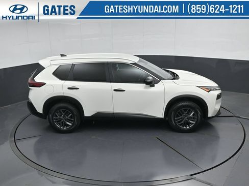 Used 2023 Nissan Rogue S FWD image 44