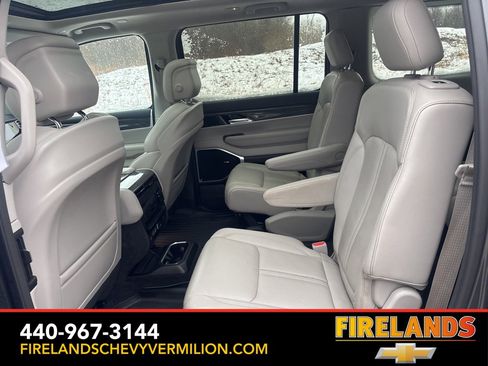 Used 2022 Jeep Wagoneer Series III w/ Premium Group I image 46