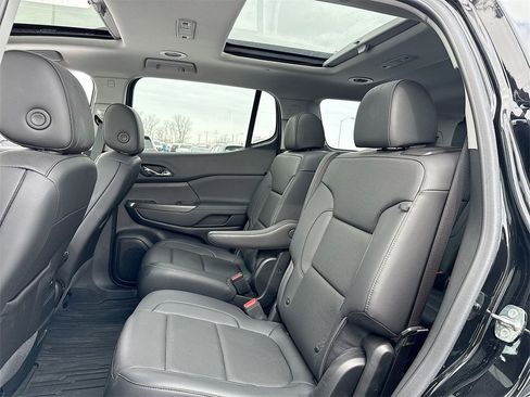 Used 2023 GMC Acadia SLT w/ Elevation Edition image 23