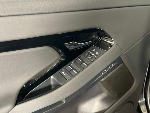 Used 2026 Land Rover Range Rover Evoque S image 36