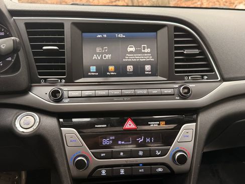 Used 2018 Hyundai Elantra Value Edition FWD image 33