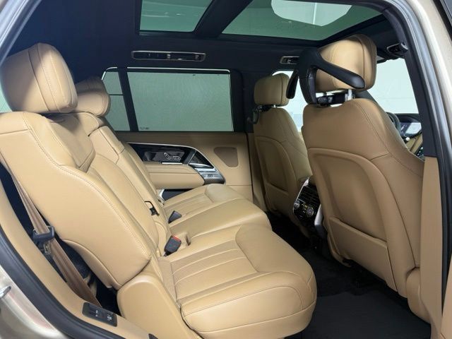 New 2026 Land Rover Range Rover Long Wheelbase SE AWD/4WD image 21