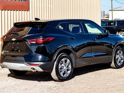 Used 2025 Chevrolet Blazer LT image 3