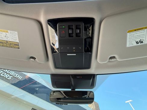 New 2026 Mitsubishi Outlander AWD image 32