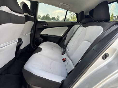 Used 2022 Toyota Prius LE FWD image 28