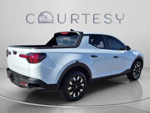 Used 2025 Hyundai Santa Cruz SE FWD image 5