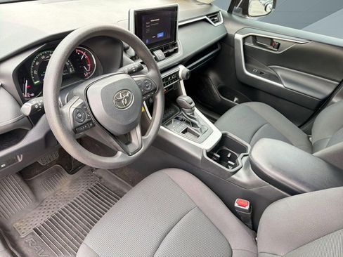 Used 2023 Toyota RAV4 LE FWD image 4