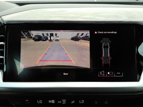 Used 2022 Audi Q4 e-tron Prestige AWD/4WD image 10