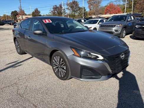 Used 2023 Nissan Altima 2.5 SV image 3