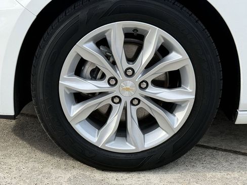 Used 2024 Chevrolet Malibu LT FWD image 12