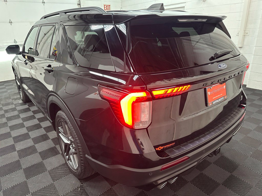 Used 2025 Ford Explorer ST w/ Sun And Sound Package AWD/4WD image 7