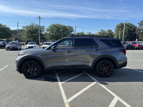 Certified 2023 Ford Explorer ST w/ Equipment Group 401A AWD/4WD image 4