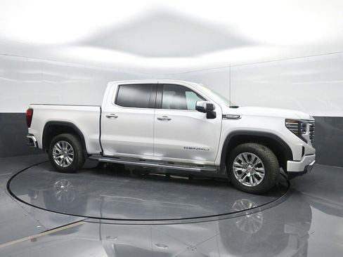 Used 2024 GMC Sierra 1500 Denali w/ Technology Package image 3