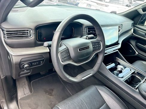 Used 2023 Jeep Wagoneer L Series II AWD/4WD image 10