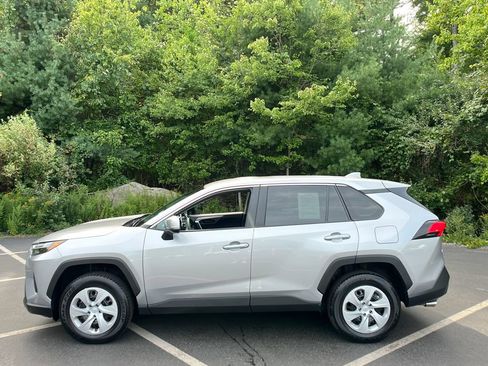 Used 2025 Toyota RAV4 LE AWD/4WD image 2
