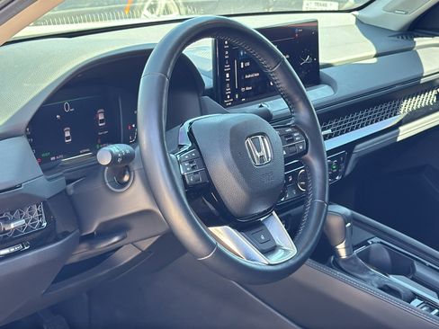 Used 2025 Honda Accord Touring image 10