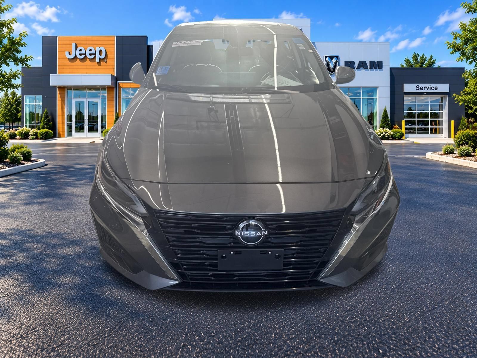 Used 2023 Nissan Altima 2.5 SV w/ SV Premium Package FWD image 10