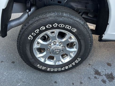 Used 2024 RAM 2500 Laramie AWD/4WD image 32