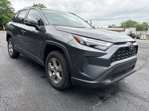 Used 2025 Toyota RAV4 XLE AWD/4WD image 18