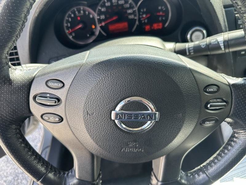 Used 2010 Nissan Altima 2.5 SL w/ SL Pkg FWD image 12
