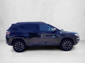 Used 2019 Jeep Compass Trailhawk AWD/4WD video 4