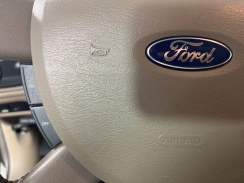 Used 2006 Ford Taurus SEL image 9
