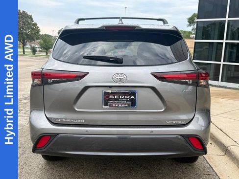 Used 2025 Toyota Highlander Limited AWD/4WD image 4