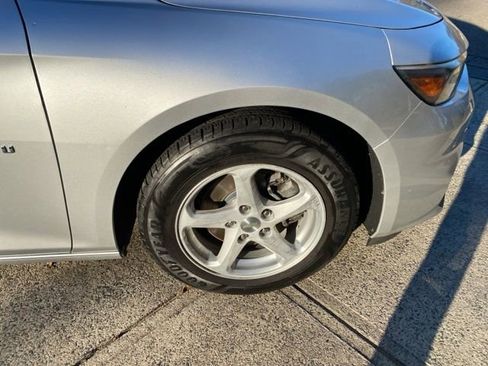 Used 2017 Chevrolet Malibu LS image 17