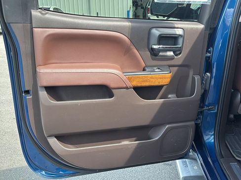 Used 2015 Chevrolet Silverado 1500 High Country w/ High Country Premium Package AWD/4WD image 18