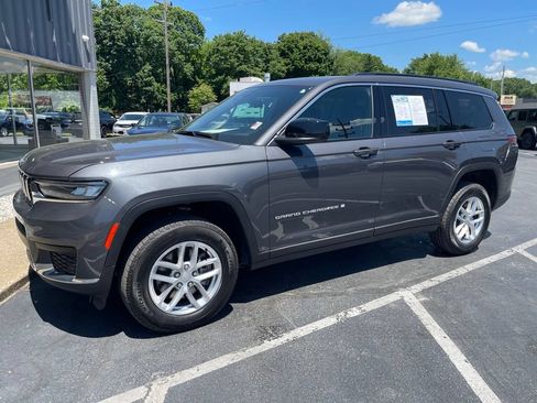 Used 2025 Jeep Grand Cherokee L Laredo w/ Luxury Tech Group I AWD/4WD image 2