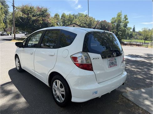 Used 2010 Honda Fit image 3