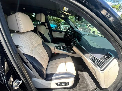 Used 2021 BMW X7 M50i AWD/4WD image 8